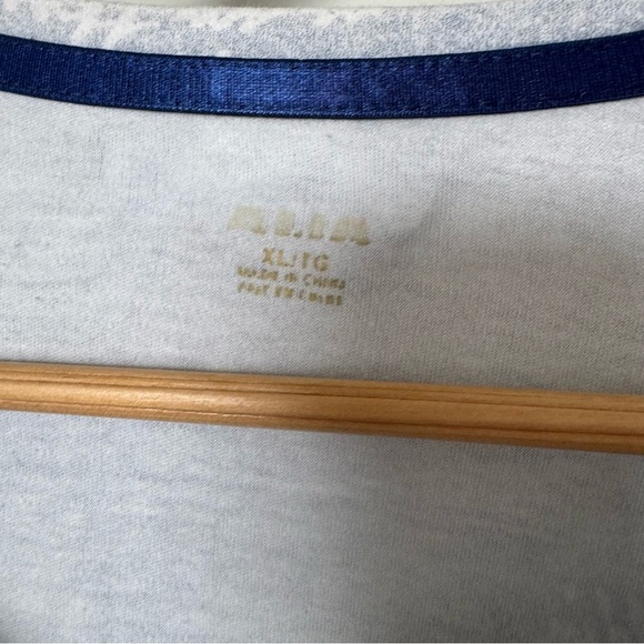 Paris Graphic V-Neck Top • Eiffel Tower & Montmartre Print Tee Y2K XL - Picture 5 of 5